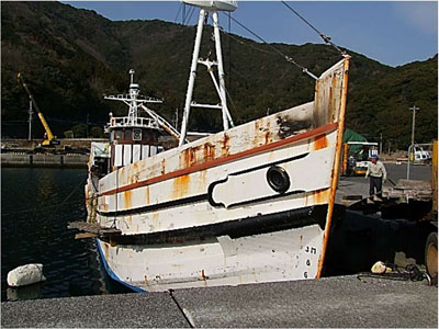 231　防舷材を使って足場を組む