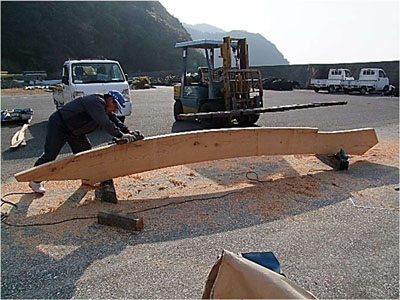 241　側面の鉋がけ