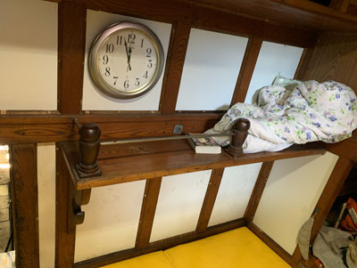 写真5　時計と棚板