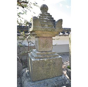 石造宝篋印塔 画像