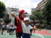 女子ソフトボール「ビックカメラ高崎」チーム選手による「ボール投げ教室」実施(高南小学校)