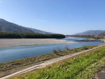 脇町潜水橋