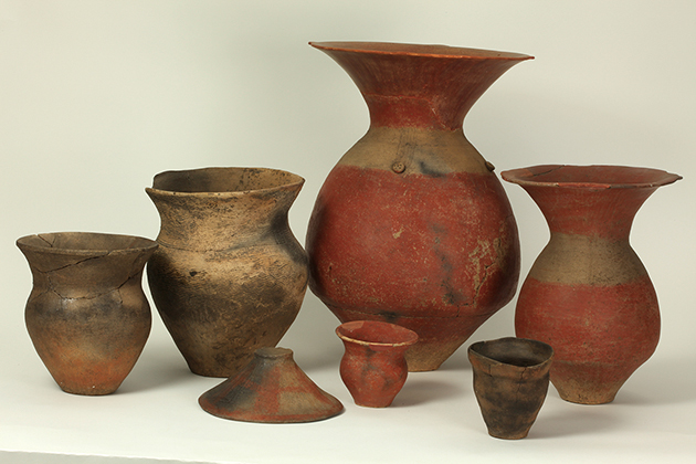 赤い土器（国鉄貨物基地遺跡）