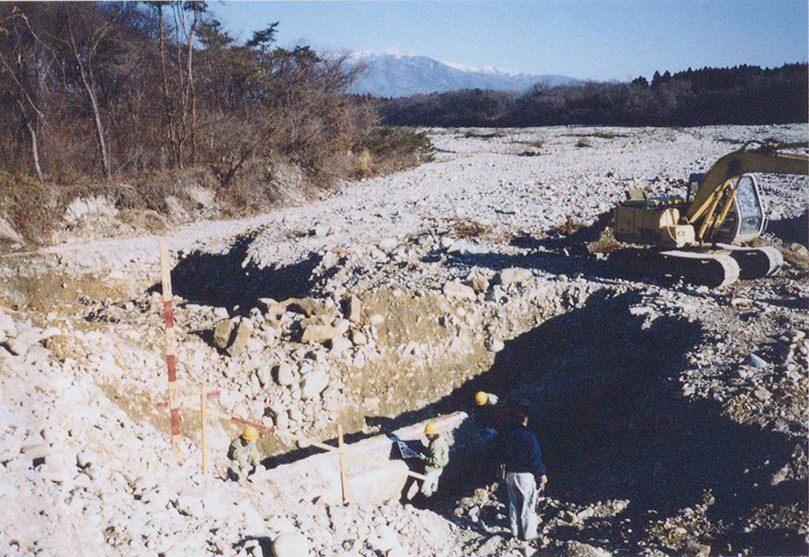 蛇尾川伏越の石材撤去工事