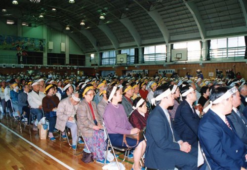 『NO!オウム真理教』豊島区民大会、1,000名を超える区民が結集（平成11年10月24日）