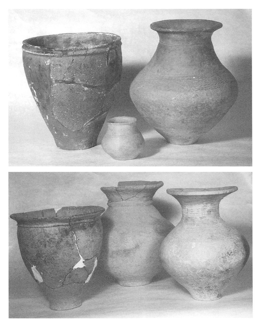 弥生式土器/稲城市平尾団地造成中/昭和43年発掘/深鉢/約2000年以前 弥生式土器/稲城市平尾団地造成中/昭和43年発掘/深鉢/約2000年